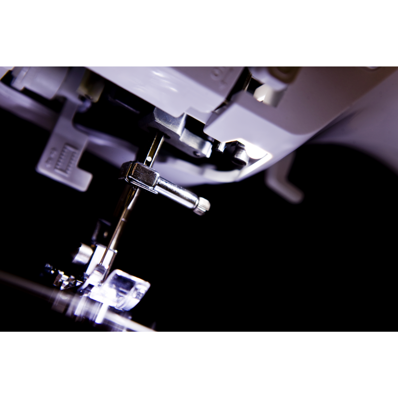 Brother Mechanische Nähmaschine RH137, weiß/violett