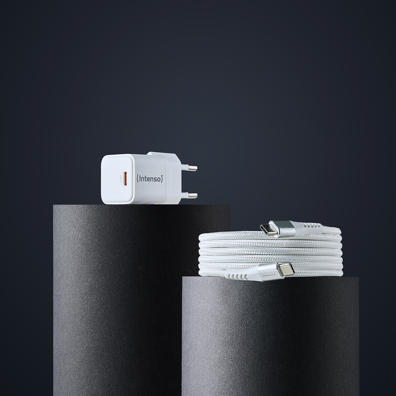 Intenso Power Adapter W30C GaN + C315C USB-C Kabel Ladegerät, weiß, 30 Watt
